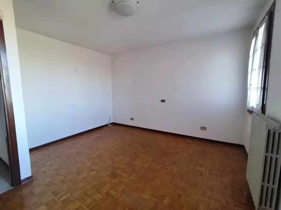 Immagine 6 di Casa indipendente in vendita  a Urbana