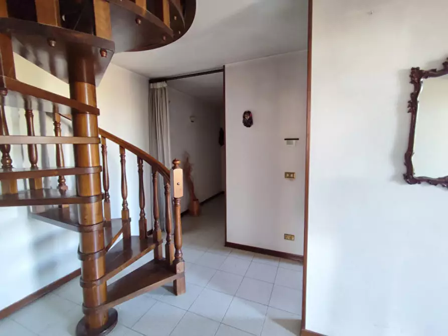 Immagine 7 di Casa indipendente in vendita  a Urbana