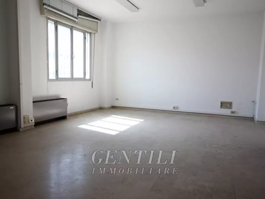 Immagine 5 di Ufficio in affitto  in Via del Chiù a Bologna