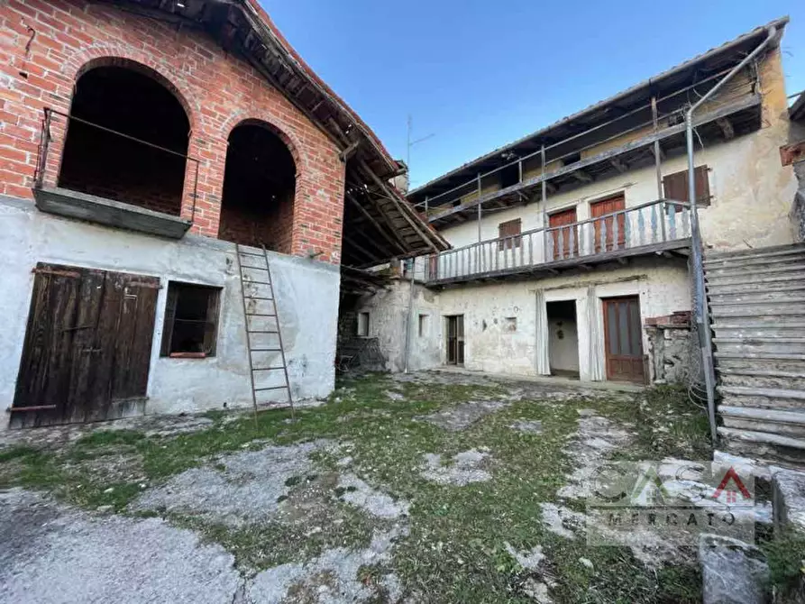 Immagine 1 di Rustico / casale in vendita  a Polcenigo