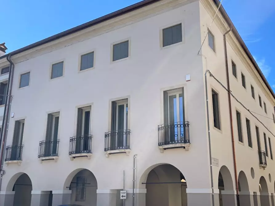 Immagine 1 di Appartamento in vendita  in Corso Antonio Fogazzaro 171 a Vicenza