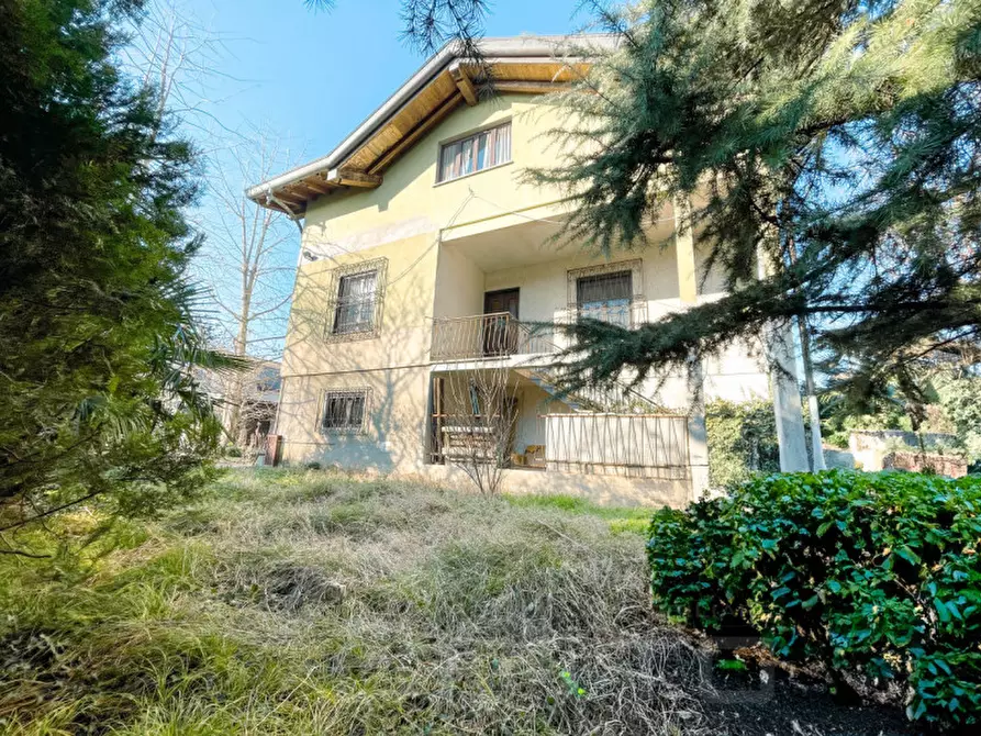 Immagine 1 di Villa in vendita  in via don minzoni 86 a Bellinzago Novarese