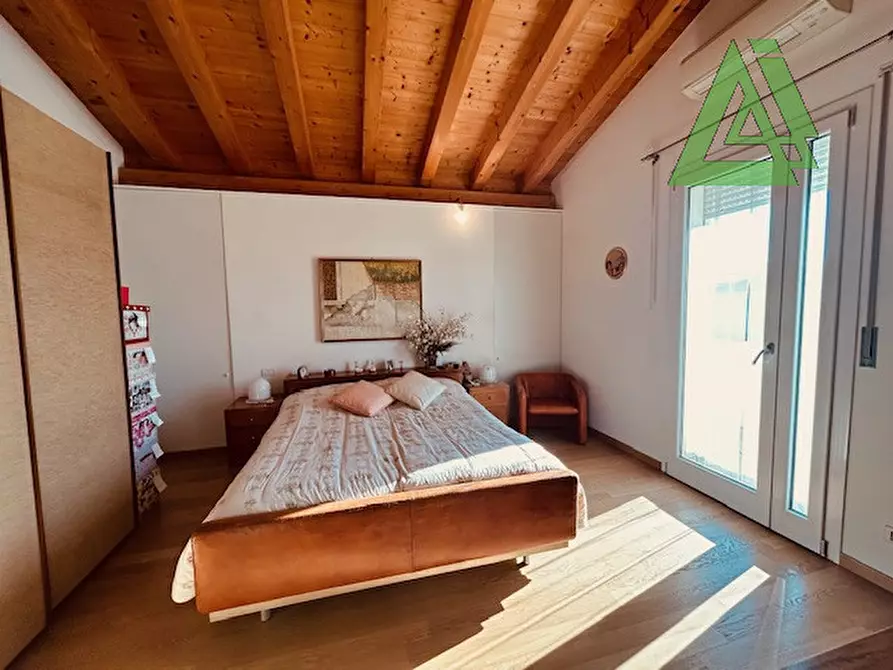 Immagine 24 di Attico in vendita  a Castelfranco Veneto