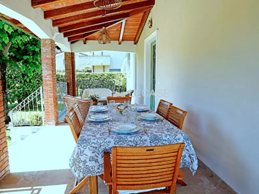 Immagine 31 di Villa in affitto  in Via Carrara 20 a Forte Dei Marmi