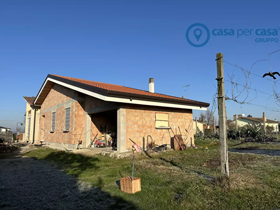 Immagine 1 di Casa bifamiliare in vendita  a Rovigo