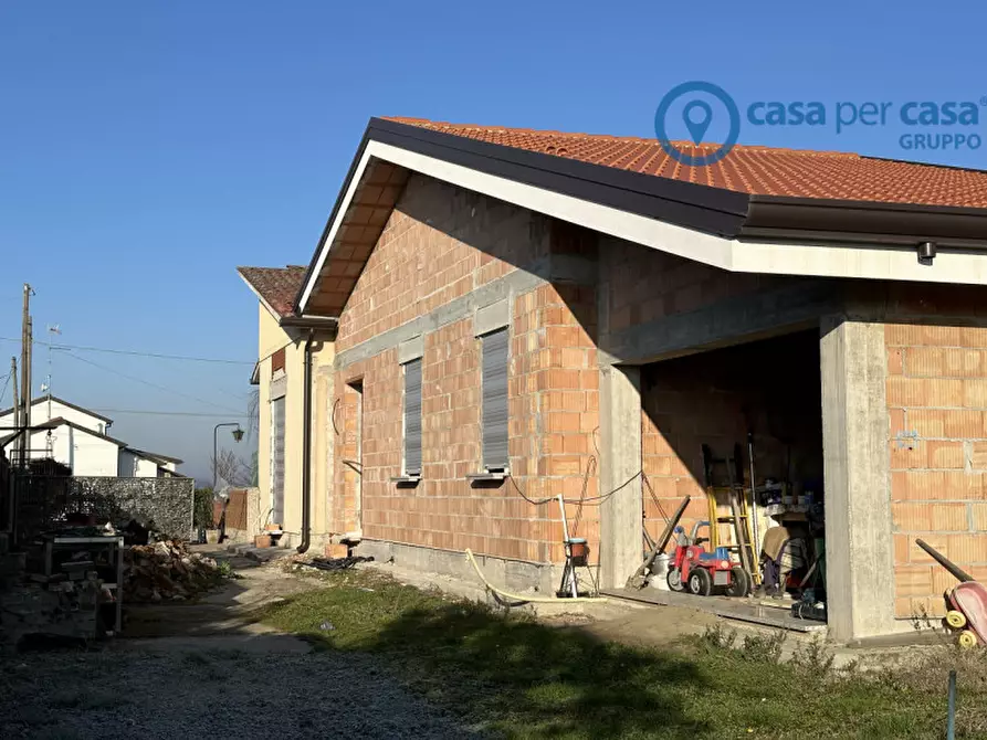 Immagine 2 di Casa bifamiliare in vendita  a Rovigo