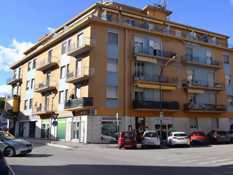 Immagine 1 di Appartamento in vendita  in VIA MALAGRIDA, 3 a Pescara