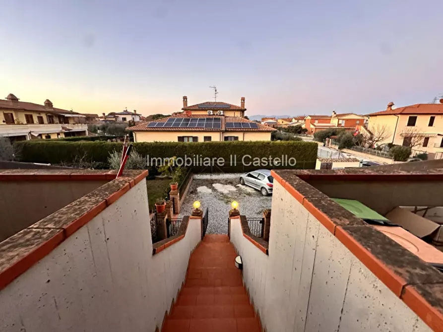 Immagine 3 di Appartamento in vendita  a Castiglione Del Lago