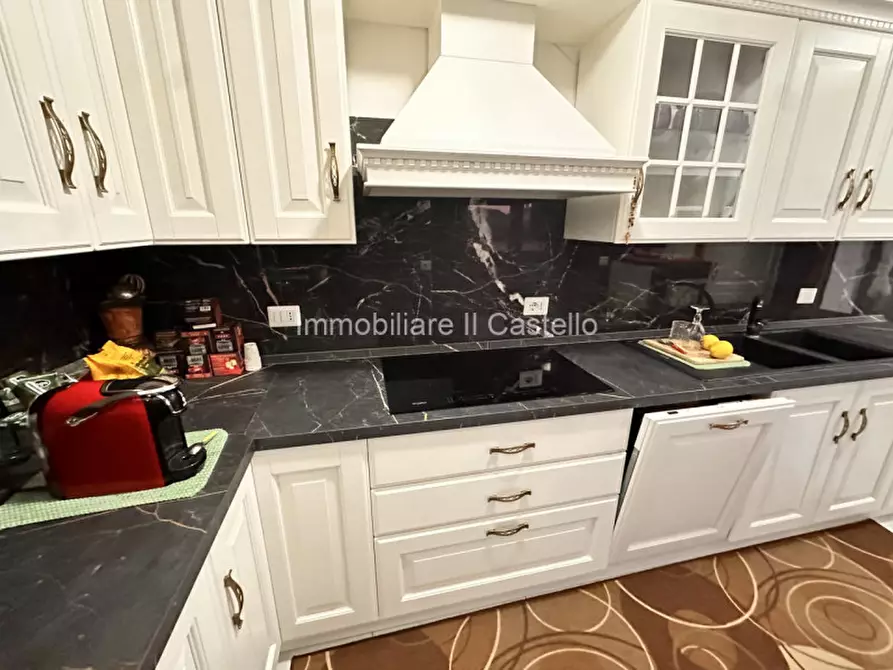 Immagine 9 di Appartamento in vendita  a Castiglione Del Lago