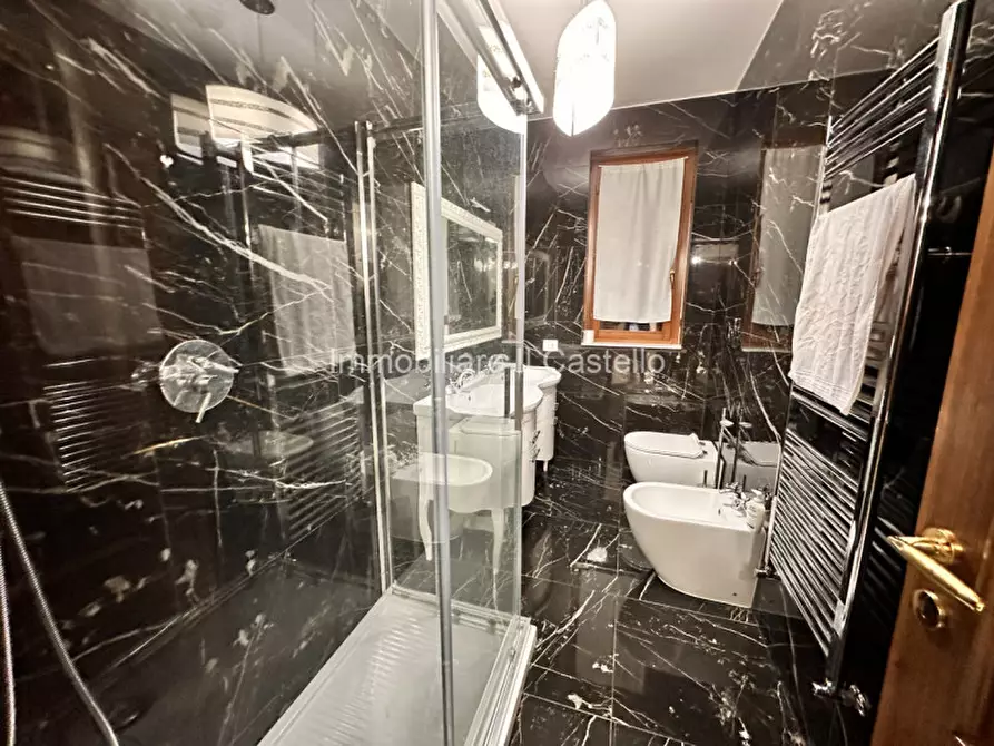 Immagine 27 di Appartamento in vendita  a Castiglione Del Lago