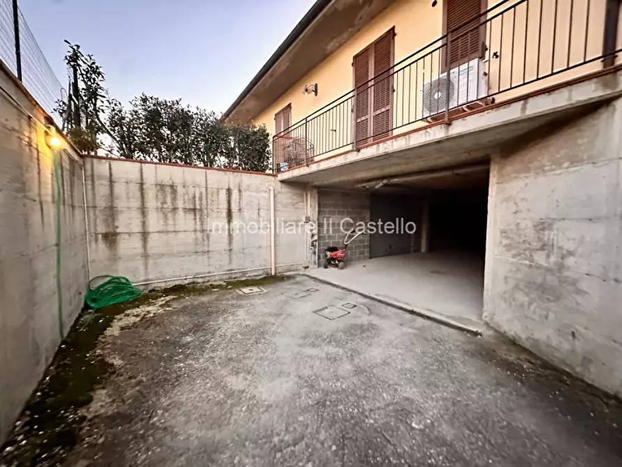 Immagine 31 di Appartamento in vendita  a Castiglione Del Lago