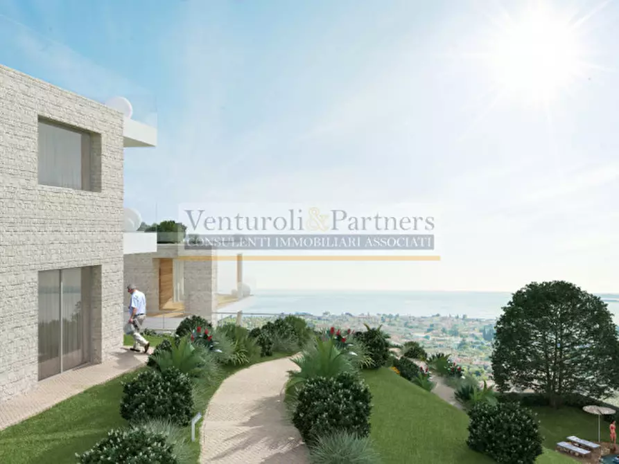 Immagine 4 di Appartamento in vendita  in Via Vivaldi a Toscolano-Maderno