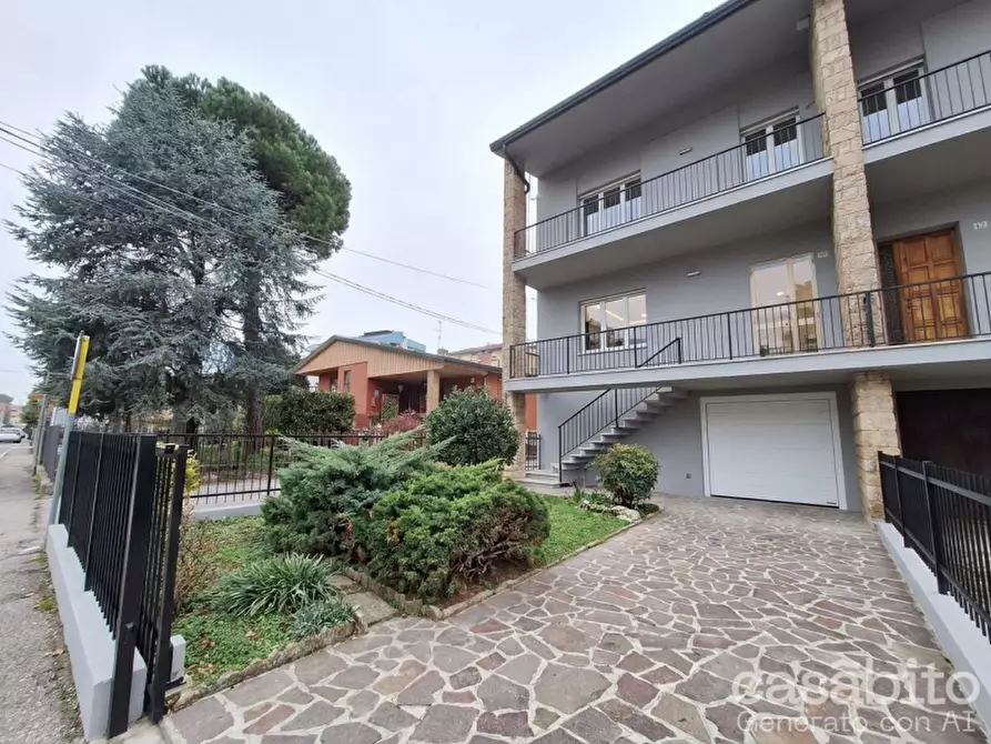 Immagine 3 di Casa bifamiliare in vendita  in Via Tasso a Rovigo
