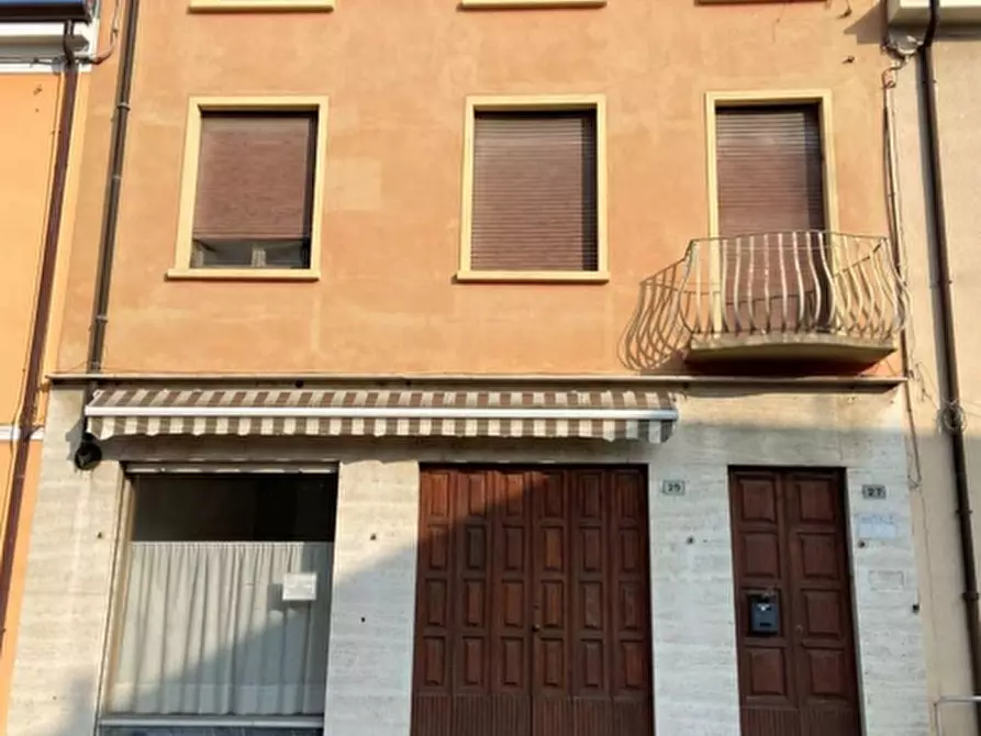 Immagine 1 di Appartamento in vendita  in VIA GIUSEPPE GARIBALDI 27 a Borgocarbonara