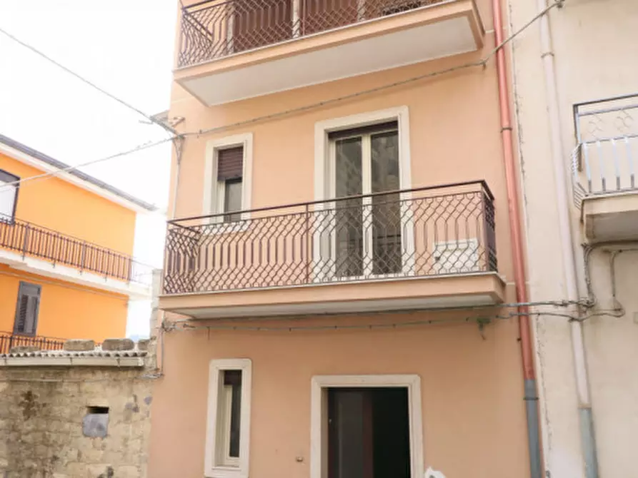 Immagine 1 di Casa indipendente in vendita  in via Sant'Antonio n.05 a Palagonia