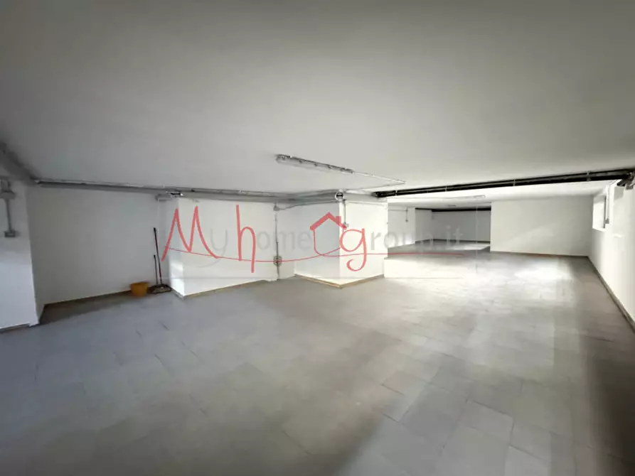 Immagine 3 di Magazzino in vendita  in via tito speri a Padova