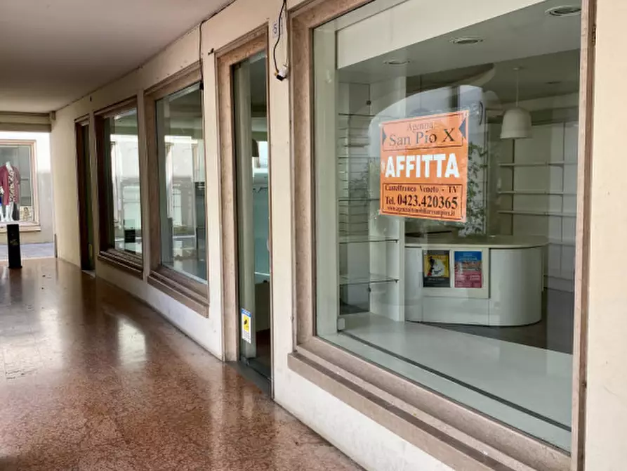 Immagine 1 di Negozio in affitto  in via San Pio X 34/a a Castelfranco Veneto
