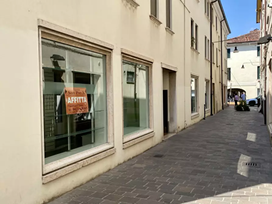 Immagine 3 di Negozio in affitto  in via San Pio X 34/a a Castelfranco Veneto
