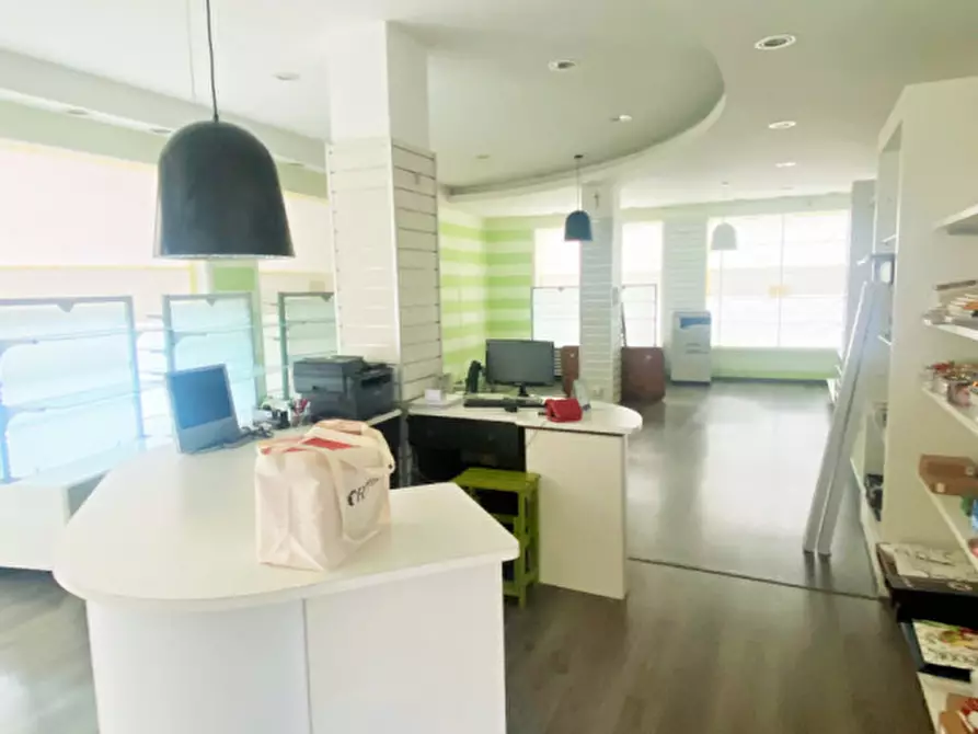 Immagine 5 di Negozio in affitto  in via San Pio X 34/a a Castelfranco Veneto