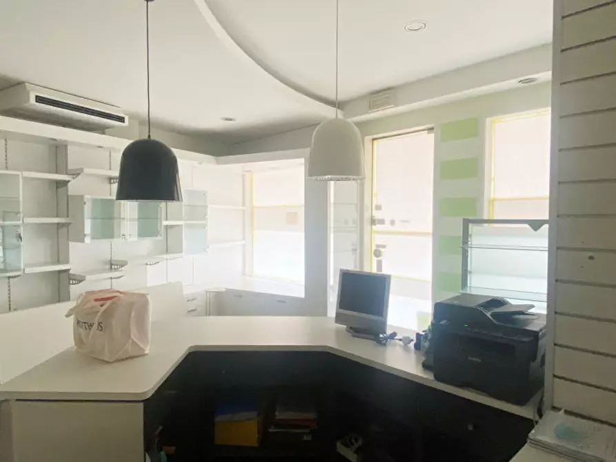 Immagine 6 di Negozio in affitto  in via San Pio X 34/a a Castelfranco Veneto