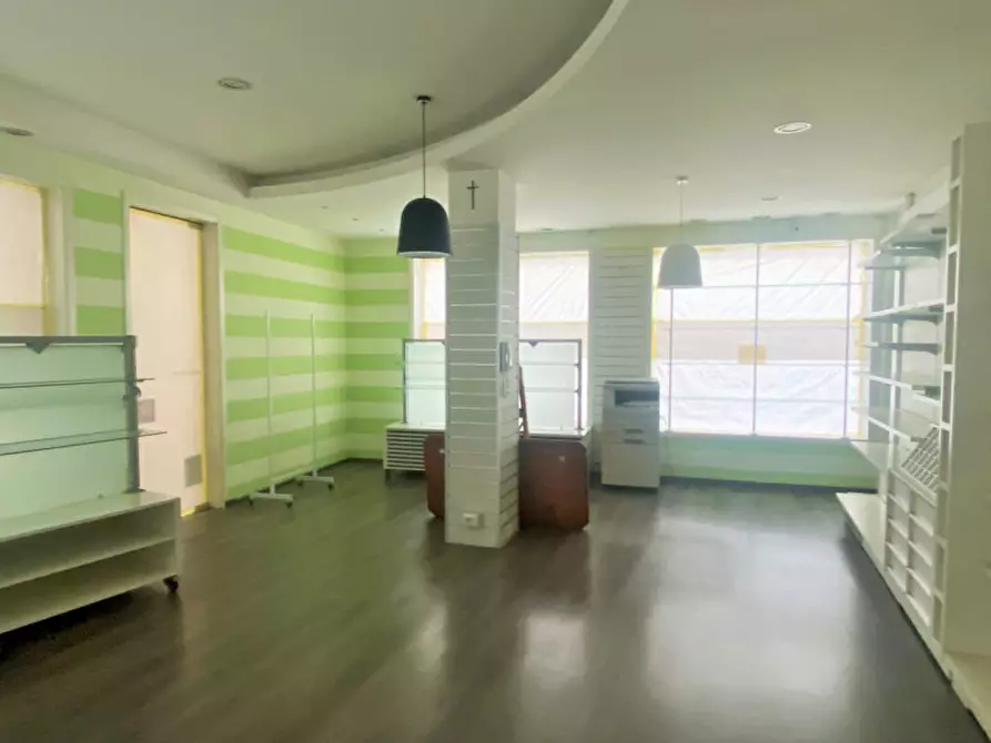 Immagine 8 di Negozio in affitto  in via San Pio X 34/a a Castelfranco Veneto