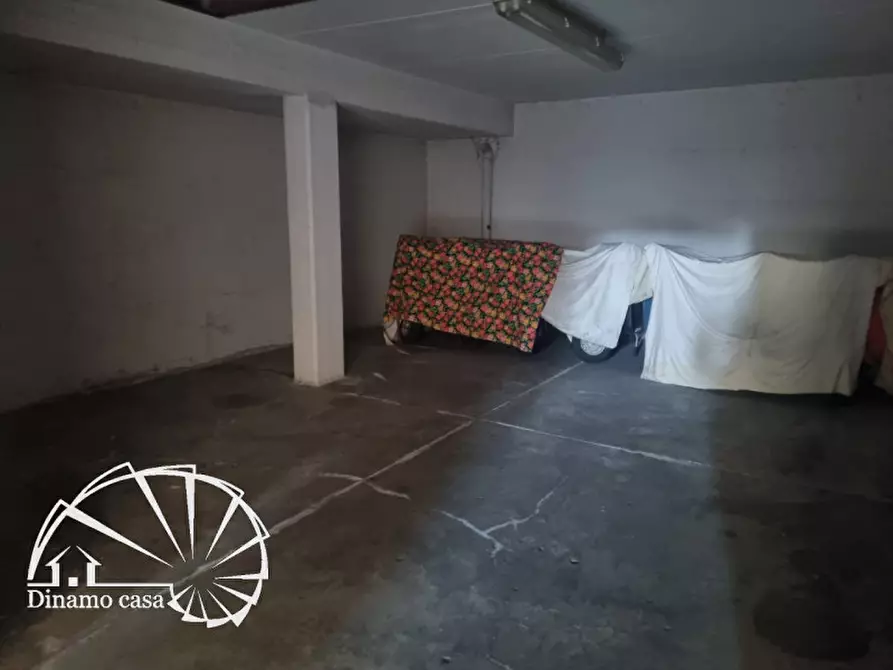 Immagine 6 di Garage in vendita  a Prato