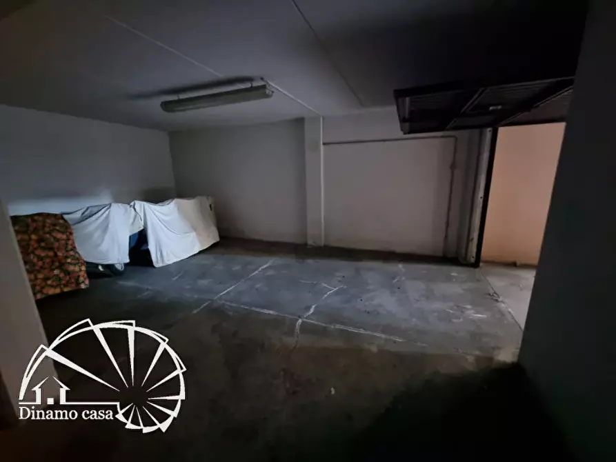 Immagine 7 di Garage in vendita  a Prato