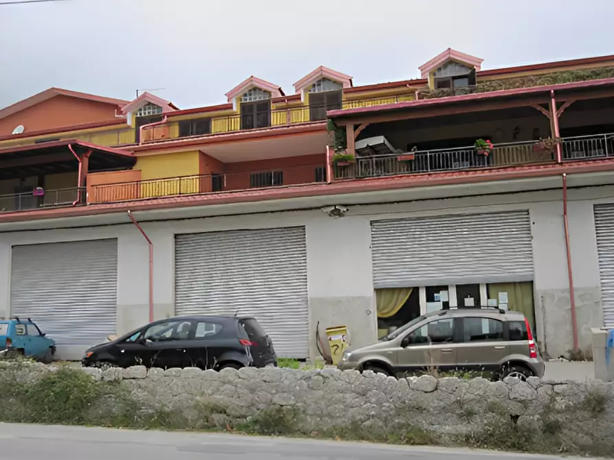 Immagine 1 di Appartamento in vendita  in contrada valli a Cerisano