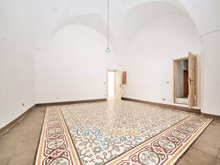 Immagine 1 di Palazzo in vendita  in Via Ramis 1 a Parabita
