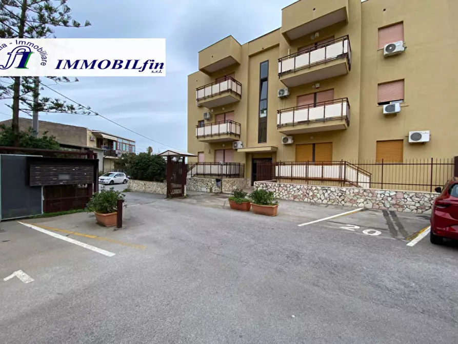 Immagine 1 di Appartamento in vendita  in VIA VILLAGRAZIA a Palermo