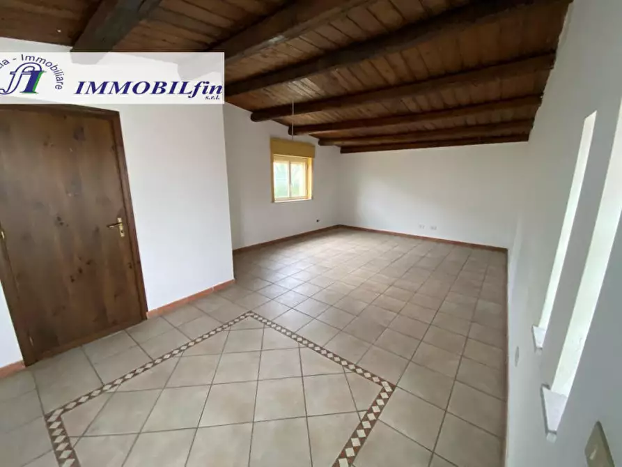 Immagine 1 di Casa indipendente in vendita  in piazza della regione a Villabate