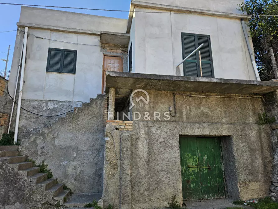 Immagine 1 di Casa indipendente in vendita  in via consortile a Reggio Di Calabria