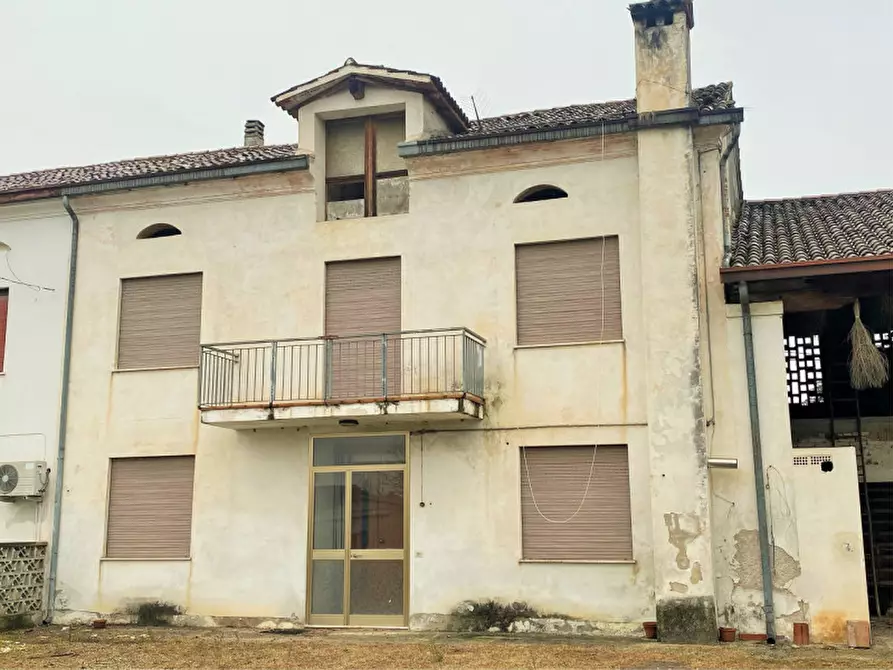 Immagine 2 di Rustico / casale in vendita  in via Priuli a Castelfranco Veneto