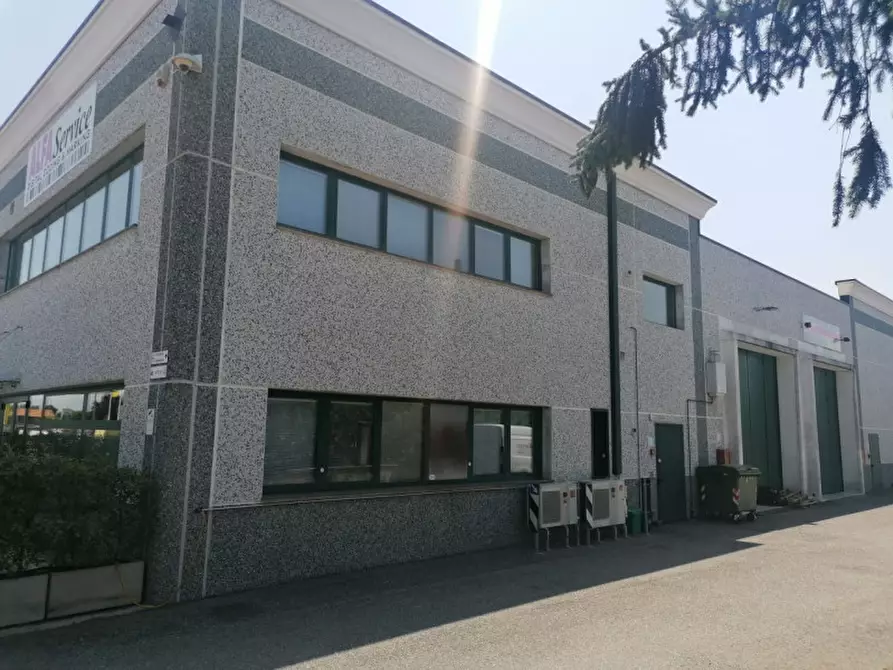 Immagine 3 di Capannone industriale in affitto  in Via XXV Aprile a Rovato