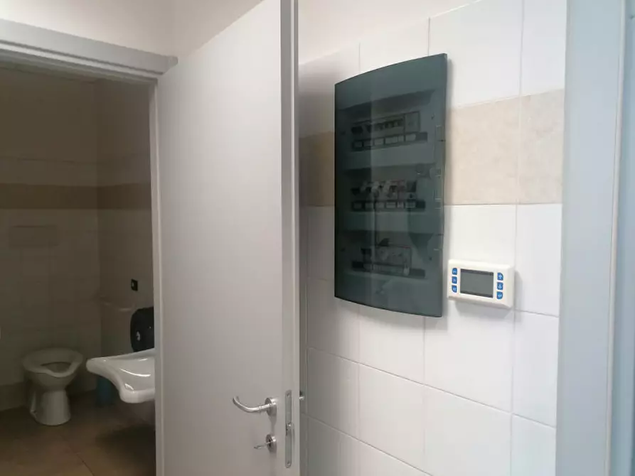 Immagine 9 di Ufficio in affitto  in Via XXV Aprile a Rovato