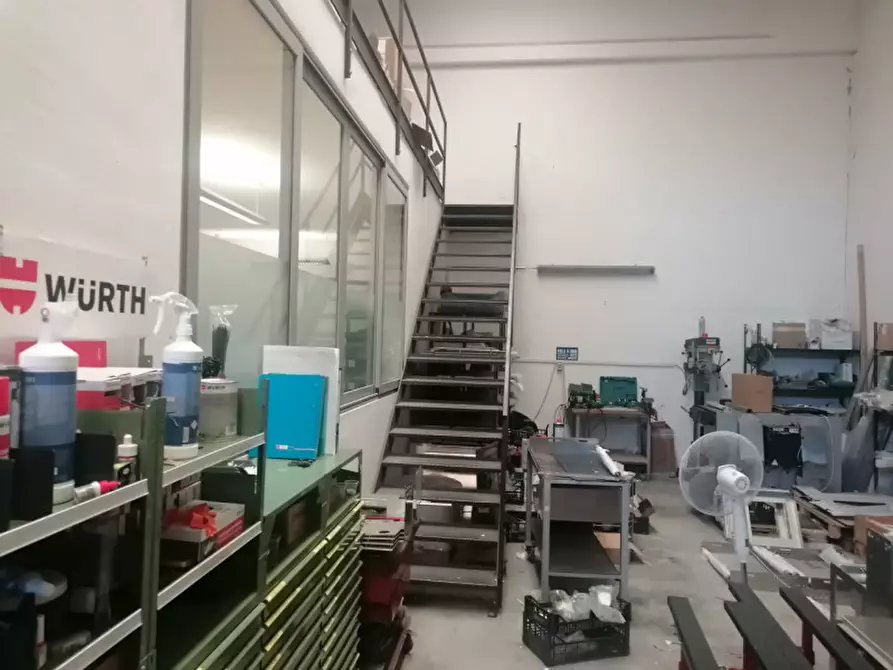 Immagine 11 di Capannone industriale in affitto  in Via XXV Aprile a Rovato