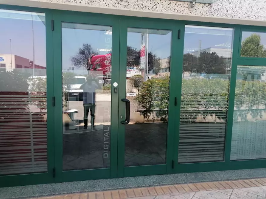 Immagine 14 di Capannone industriale in affitto  in Via XXV Aprile a Rovato