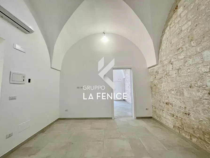 Immagine 31 di Casa indipendente in vendita  in P.zza Marconi a Locorotondo