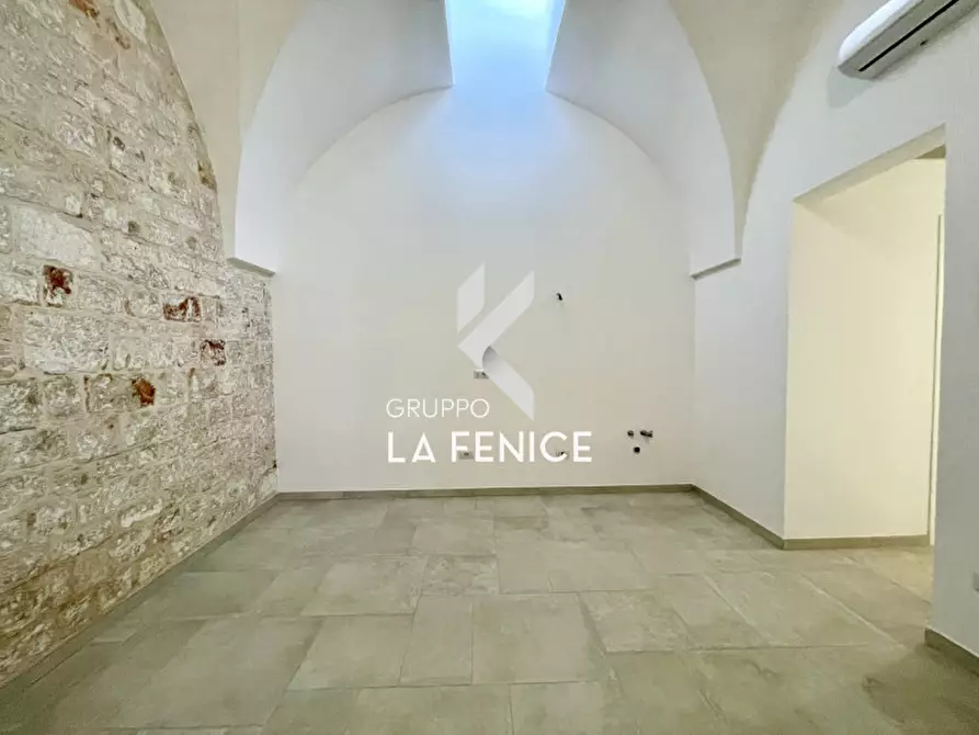 Immagine 35 di Casa indipendente in vendita  in P.zza Marconi a Locorotondo