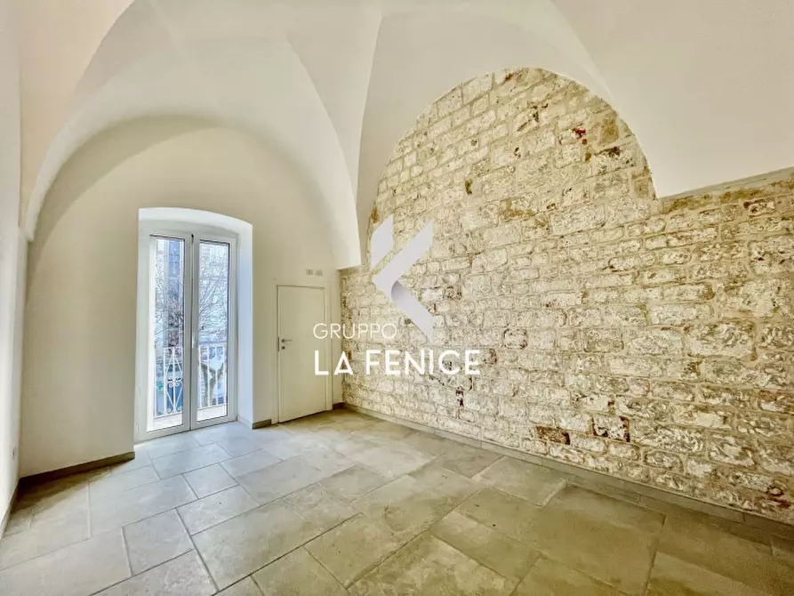 Immagine 38 di Casa indipendente in vendita  in P.zza Marconi a Locorotondo