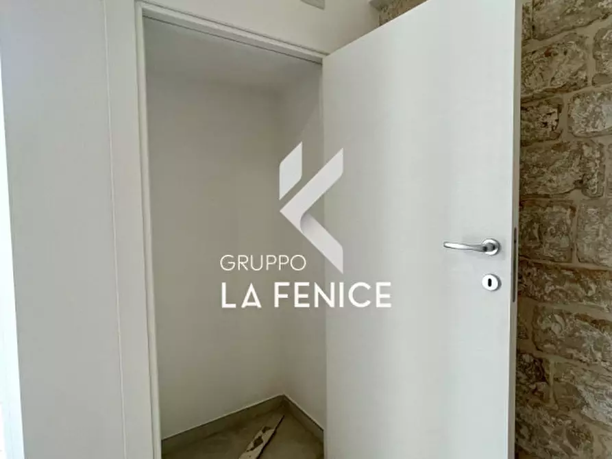 Immagine 45 di Casa indipendente in vendita  in P.zza Marconi a Locorotondo