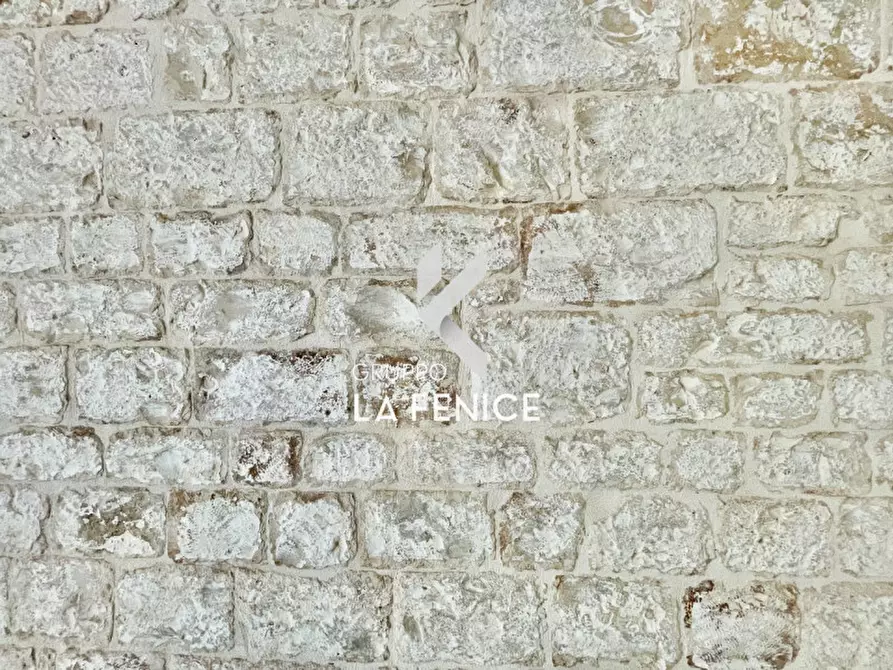 Immagine 48 di Casa indipendente in vendita  in P.zza Marconi a Locorotondo