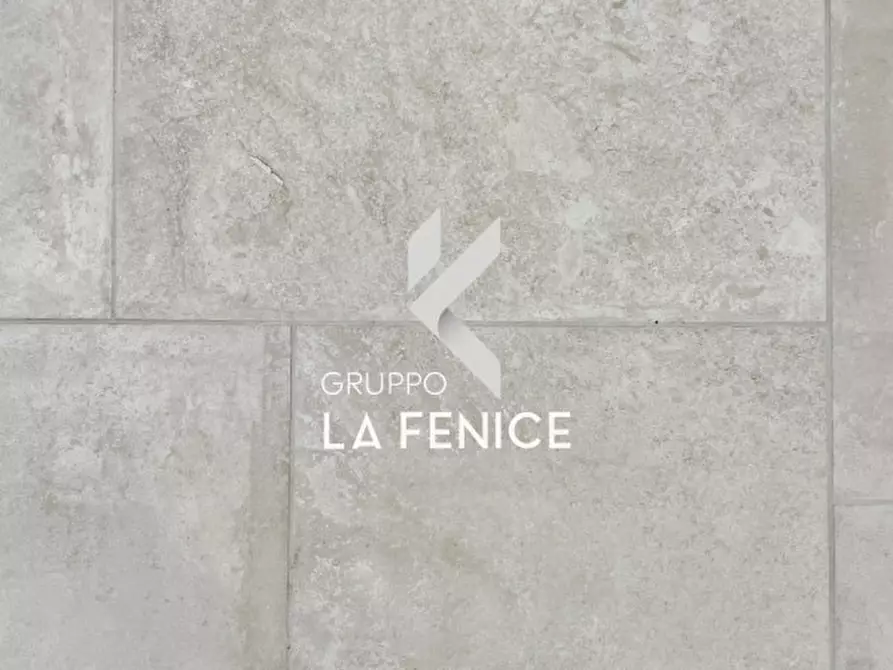 Immagine 49 di Casa indipendente in vendita  in P.zza Marconi a Locorotondo