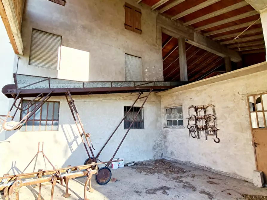 Immagine 11 di Casa indipendente in vendita  in VIA VENTOTTO APRILE a Vo