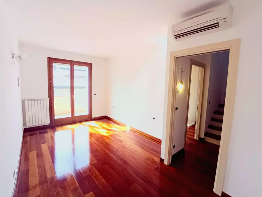 Immagine 8 di Villetta a schiera in vendita  in Via Venturini a Chioggia