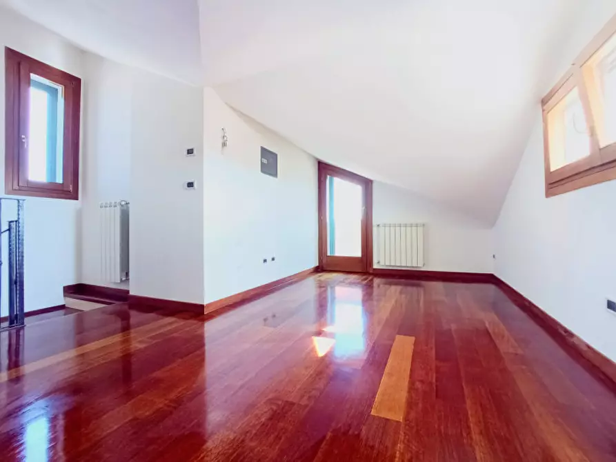 Immagine 12 di Villetta a schiera in vendita  in Via Venturini a Chioggia