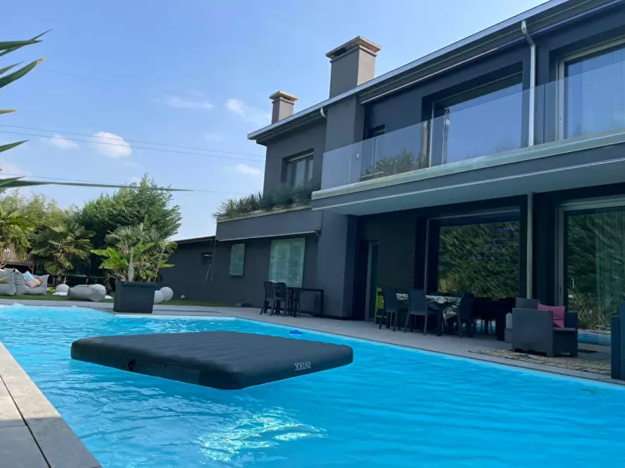 Immagine 2 di Villa in vendita  in via Tre Ponti a Padova