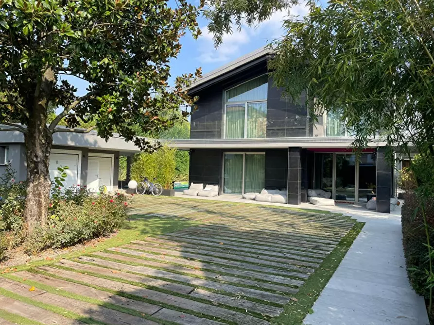 Immagine 4 di Villa in vendita  in via Tre Ponti a Padova