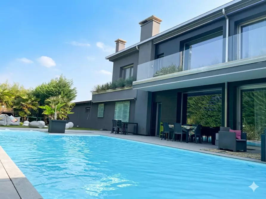 Immagine 4 di Villa in vendita  in via Tre Ponti a Padova