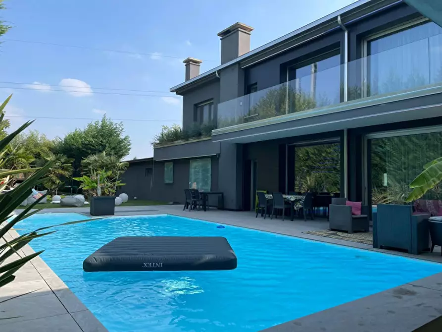 Immagine 9 di Villa in vendita  in via Tre Ponti a Padova
